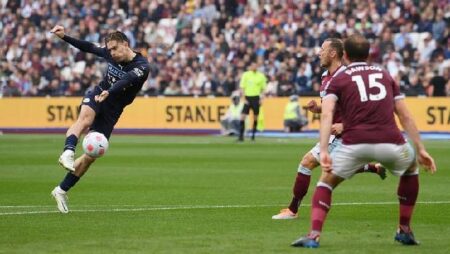 Soi kèo chẵn/ lẻ West Ham vs Man City, 22h30 ngày 7/8