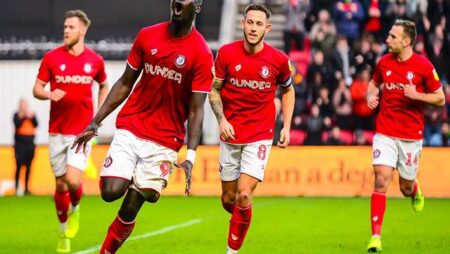 Soi kèo, dự đoán Macao Bristol vs Luton, 1h45 ngày 17/8