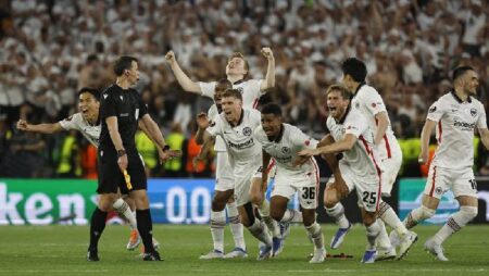 Soi kèo, dự đoán Macao Magdeburg vs Eintracht Frankfurt, 1h46 ngày 2/8