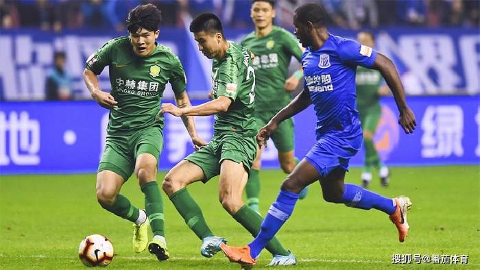 Soi kèo phạt góc Beijing Guoan vs Shanghai Shenhua, 18h30 ngày 26/8