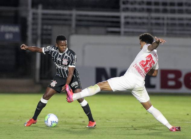 Soi kèo phạt góc Corinthians vs Bragantino, 7h30 ngày 30/8