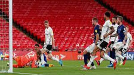 Soi kèo phạt góc Fulham vs Brentford, 21h ngày 20/8