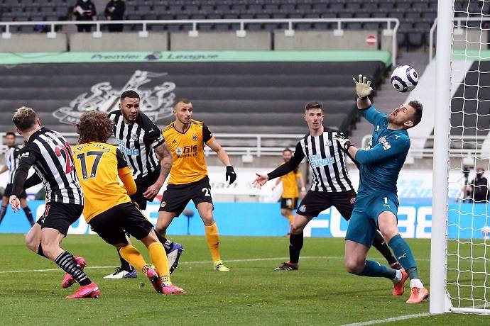 Soi kèo phạt góc Wolves vs Newcastle, 20h00 ngày 28/8