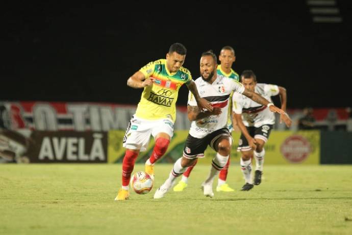 Soi kèo tài xỉu CSA/AL vs Brusque hôm nay, 6h30 ngày 10/8