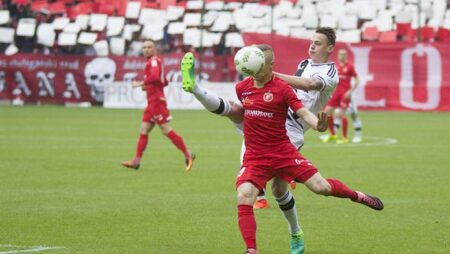 Soi kèo tài xỉu Widzew vs Legia hôm nay, 1h30 ngày 13/8