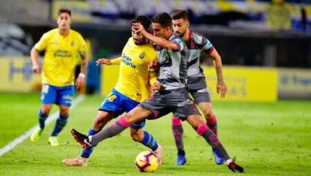 Soi kèo tài xỉu Las Palmas vs Granada hôm nay, 2h ngày 26/9