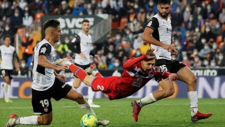 Nhận định kèo Sevilla vs Valencia, 0h00 ngày 19/10