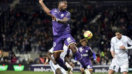 Soi kèo bóng đá Pháp hôm nay 23/10: Toulouse vs Strasbourg