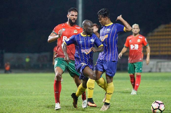 Soi kèo tài xỉu UiTM vs Sabah hôm nay, 19h15 ngày 26/10