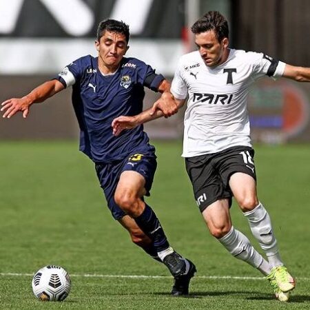 Soi kèo tài xỉu Torpedo vs Sochi hôm nay 0h00 ngày 23/11