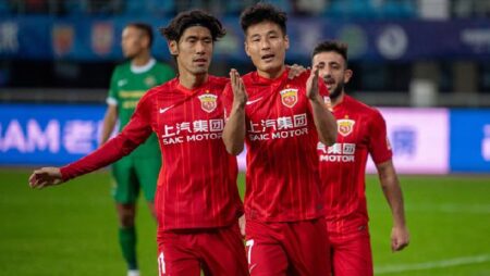 Soi kèo phạt góc Guangzhou City vs Shanghai Port, 18h30 ngày 4/12