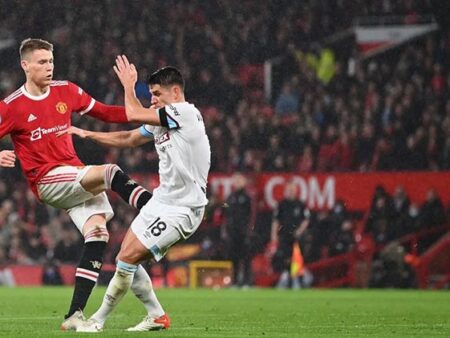 Nhận định kèo Phạt góc MU vs Burnley, 3h00 ngày 22/12 dự đoán Cup Liên đoàn Anh