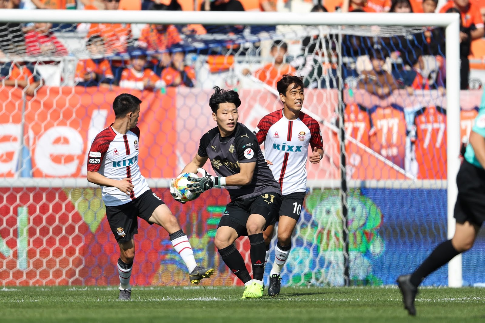 Dự đoán Seoul vs Gangwon lúc 18h ngày 7/8/2020 soi-keo-seoul-vs-gangwon-luc-18h-ngay-7-8-2020