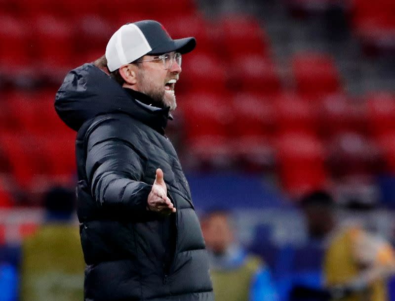 Klopp cho rằng chấn thương của ba hậu vệ trụ cột khiến Liverpool suy yếu đáng kể mùa này. Ảnh: Reuters